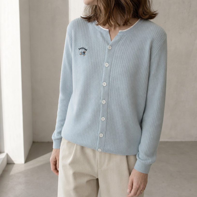 Comfortable Women's Embroidered Crewneck Cardigan with a Chic, Sophisticated Everyday Look