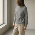 Elegant Raglan Cable Pullover for Women with a Modern, Timeless Design