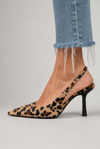 Elegant Pointed Toe Slingbacks for Women with a Modern, Timeless Design