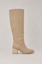Elegant Women's Knee High Boots for a Sophisticated Autumn Look