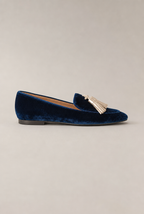 Elegant Tassel Loafers for Women with a Modern, Timeless Design