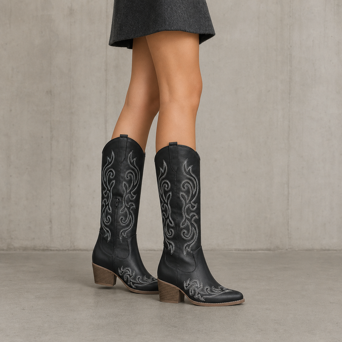 Comfortable Women's Pointed Cowboy Boots for Cozy Autumn Days and Easy Styling