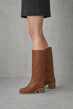 Comfortable Women's Mid Calf Boots for Cozy Autumn Days and Easy Styling