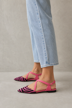 Elegant Women's Cross-Strap Flats for Effortless Everyday Style and Comfort