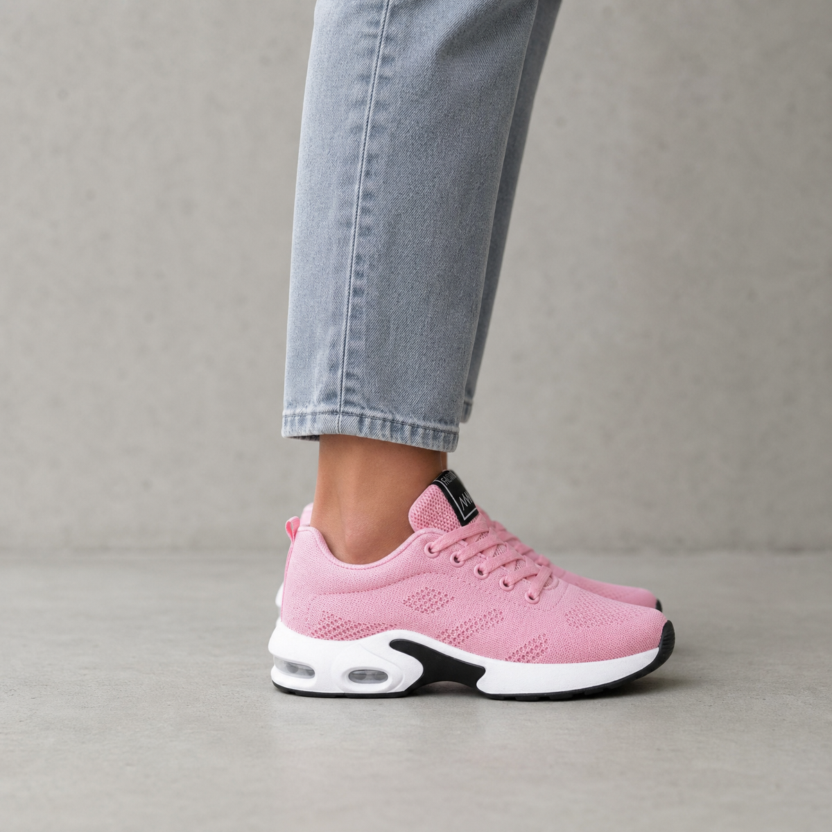 Elegant Women's Orthopedic Lace-Up Sneakers for Effortless Everyday Style and Comfort