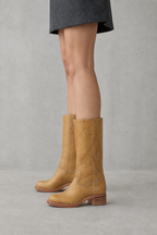 Comfortable Women's Mid Calf Boots for Cozy Autumn Days and Easy Styling