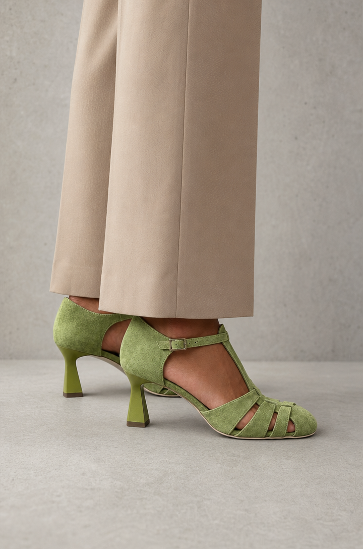Elegant Women's Cutout T-Strap Pumps for Effortless Everyday Style and Comfort