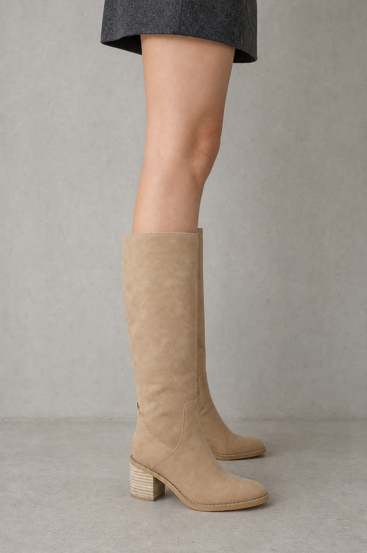 Elegant Women's Knee High Boots for a Sophisticated Autumn Look