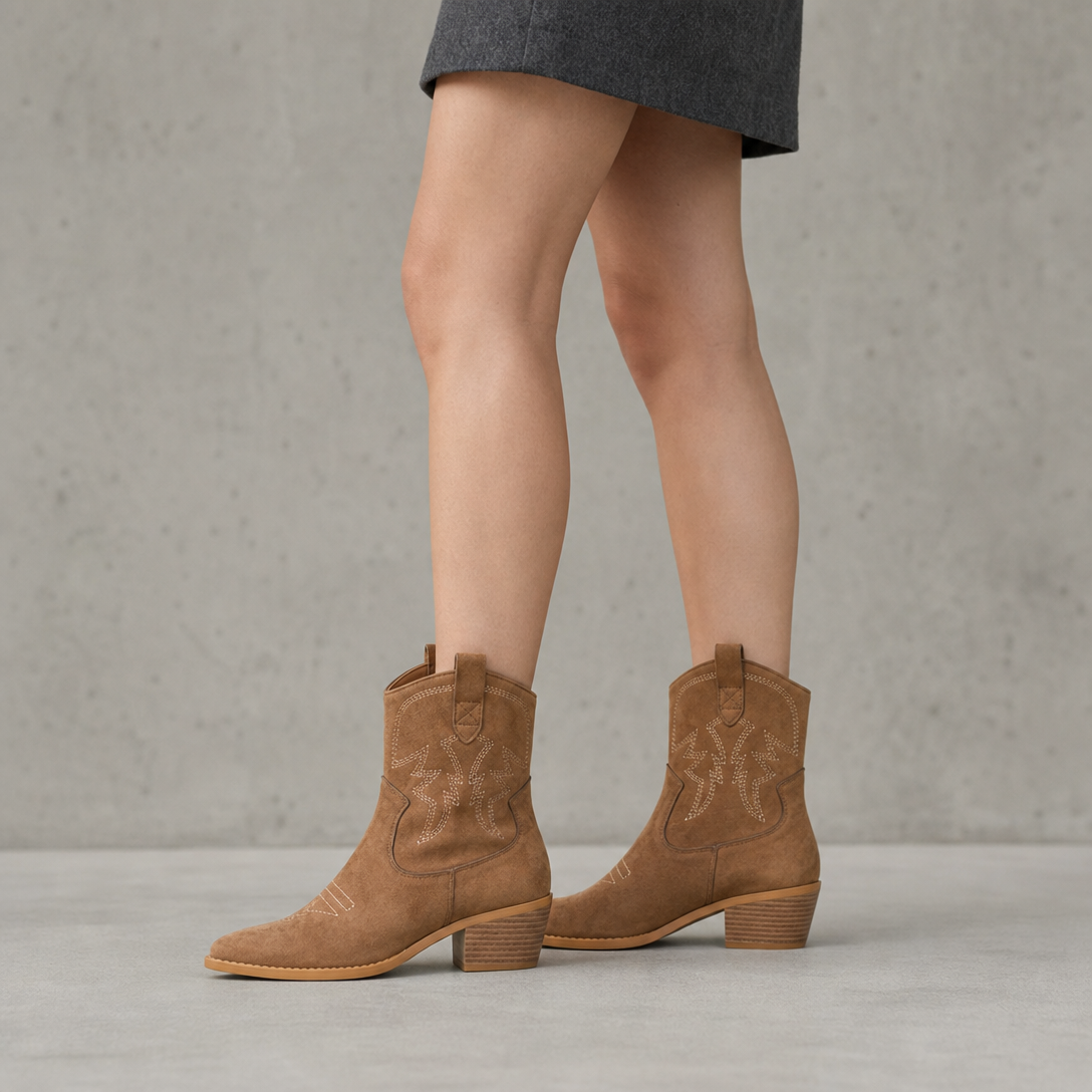 Elegant Women's Western Ankle Boots for a Sophisticated Autumn Look