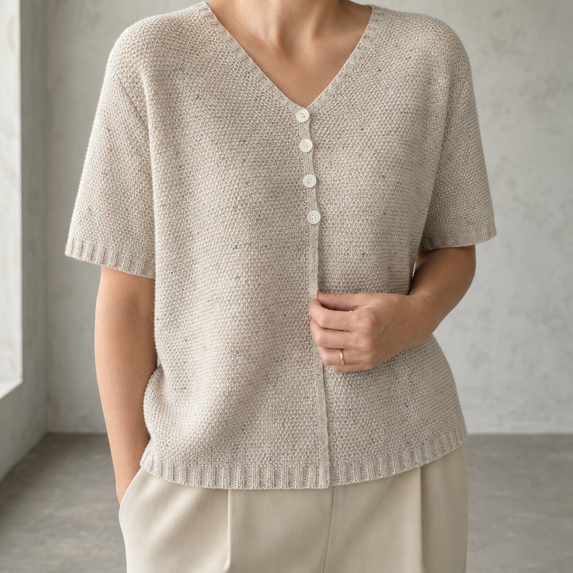 Elegant Short-Sleeve V-Neck Pullover for Women with a Modern, Timeless Design