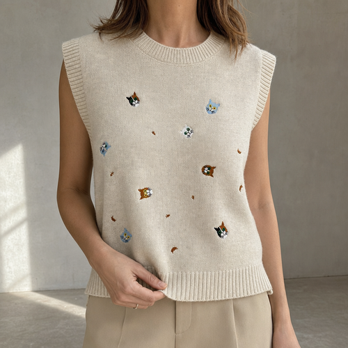 Comfortable Embroidered Cat Vest for Women with an Effortlessly Chic Style