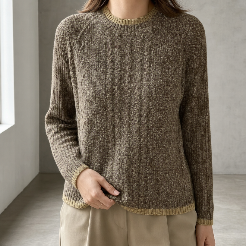 Elegant Raglan Cable Pullover for Women with a Modern, Timeless Design