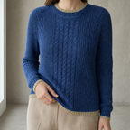 Elegant Raglan Cable Pullover for Women with a Modern, Timeless Design