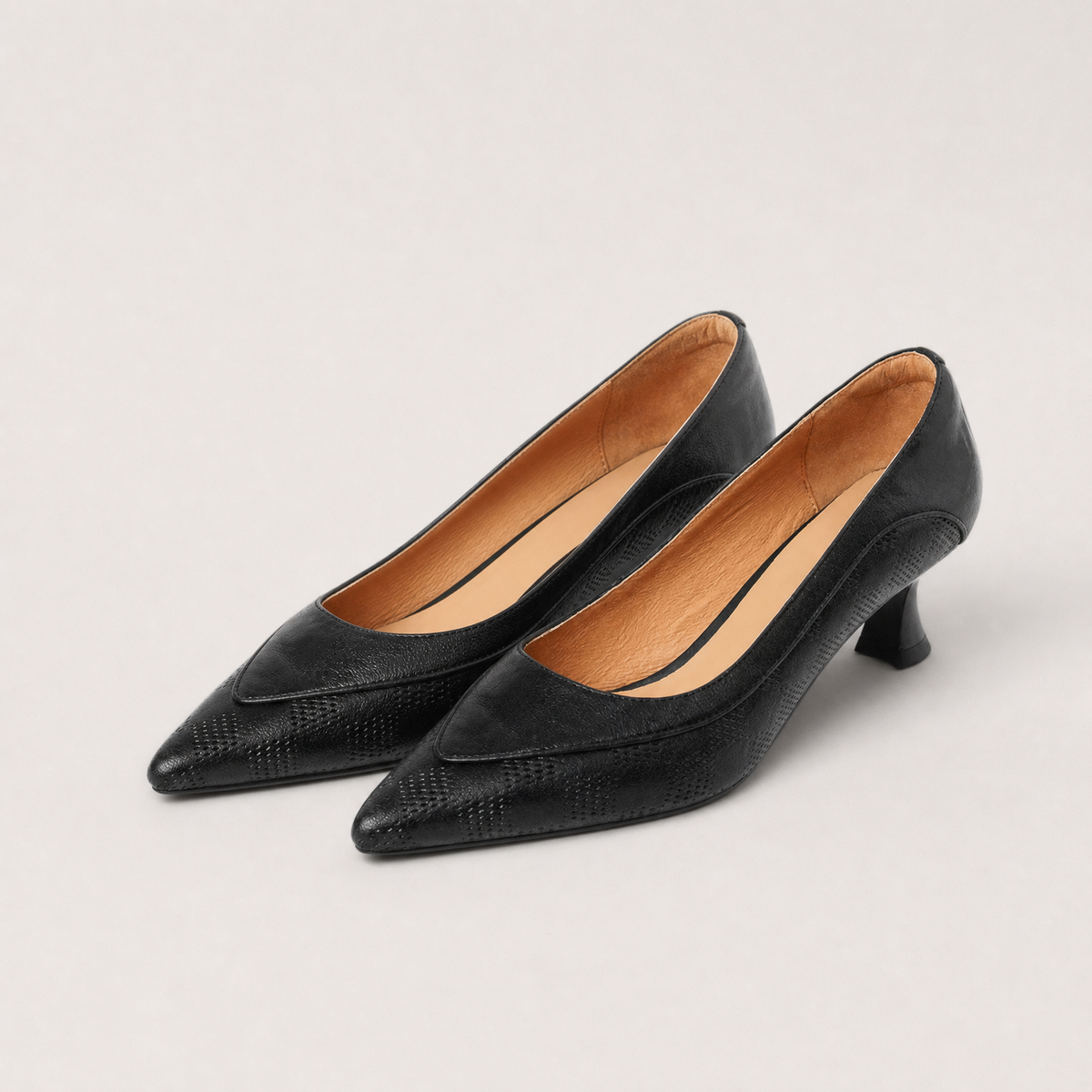 Elegant Women's Pointed Toe Pumps for Effortless Everyday Style and Comfort