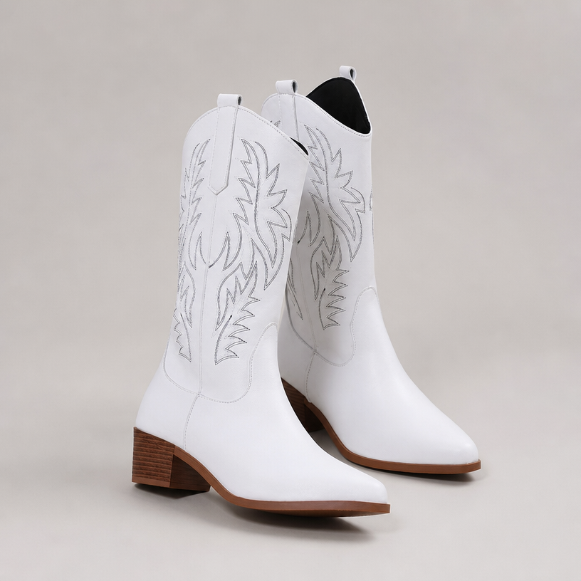 Comfortable Women's Cowboy Boots for Cozy Autumn Days and Easy Styling