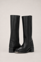 Comfortable Women's Mid Calf Boots for Cozy Autumn Days and Easy Styling