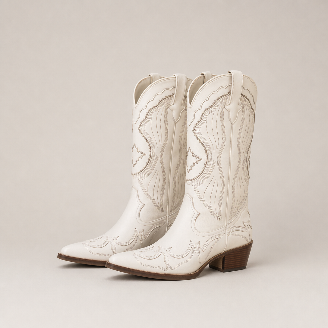 Elegant Women's Western Boots for a Sophisticated Autumn Look