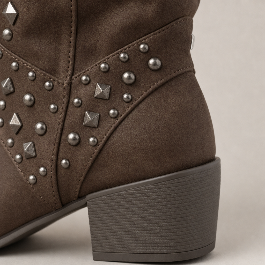 Comfortable Women's Studded Heeled Boots for Cozy Autumn Days and Easy Styling