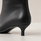 Elegant Women's Pointed Ankle Boots for Effortless Everyday Style and Comfort