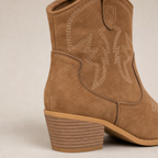 Elegant Women's Western Ankle Boots for a Sophisticated Autumn Look