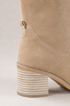 Elegant Women's Knee High Boots for a Sophisticated Autumn Look