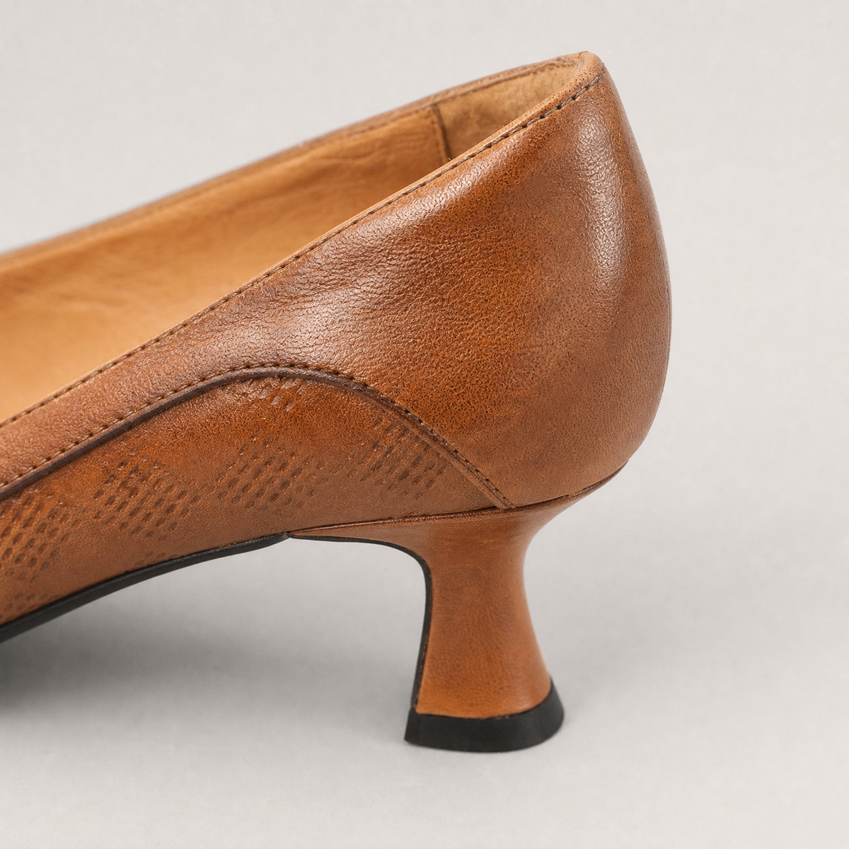 Elegant Women's Pointed Toe Pumps for Effortless Everyday Style and Comfort