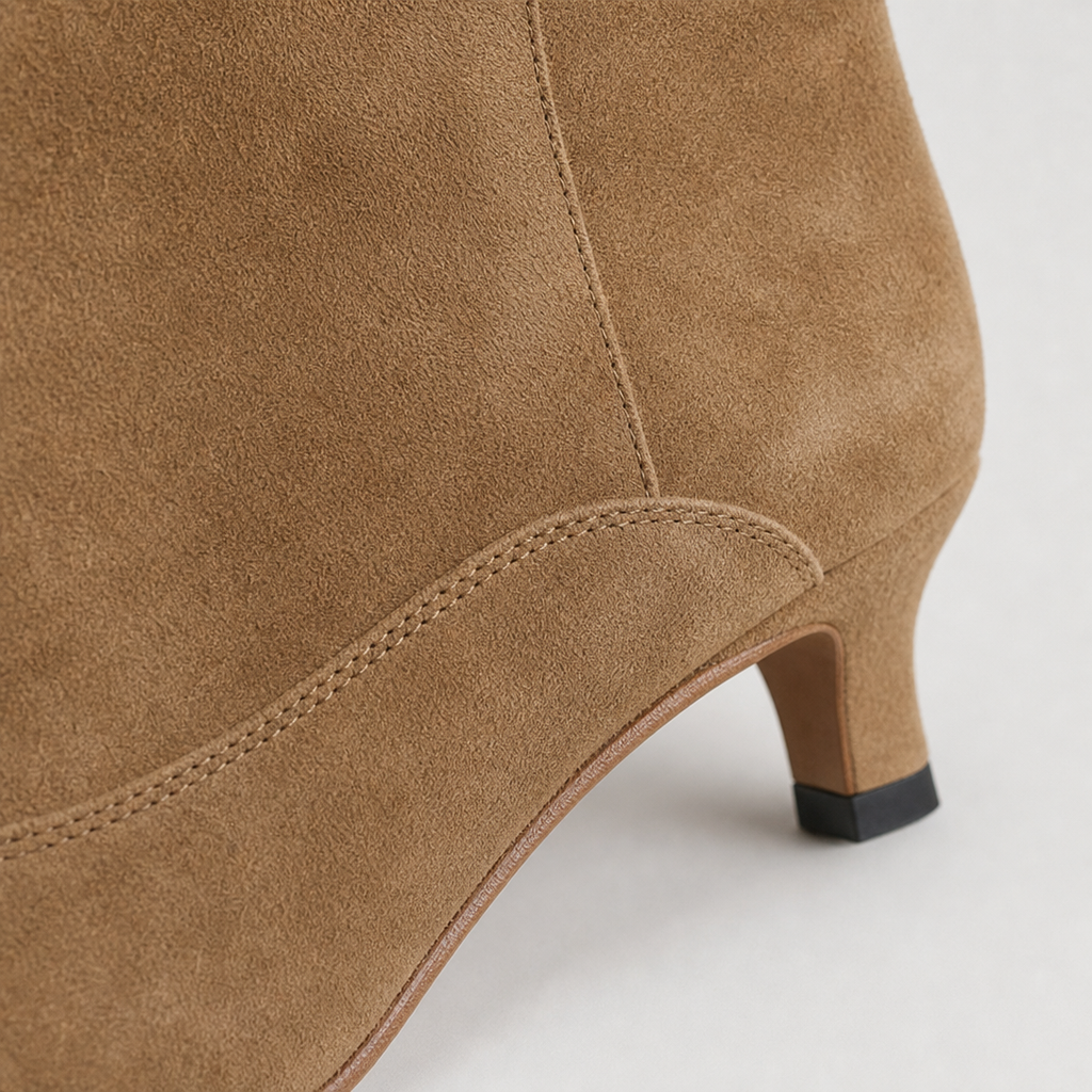 Comfortable Women's Pointed Toe Boots for Cozy Autumn Days and Easy Styling