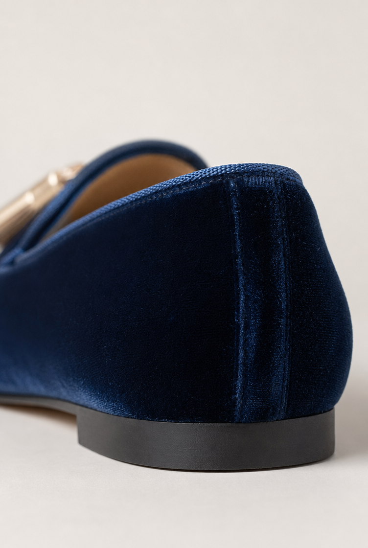 Elegant Tassel Loafers for Women with a Modern, Timeless Design