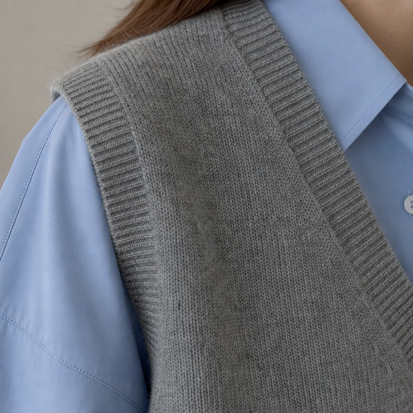 Comfortable Women's V-Neck Knit Vest with a Chic, Sophisticated Everyday Look