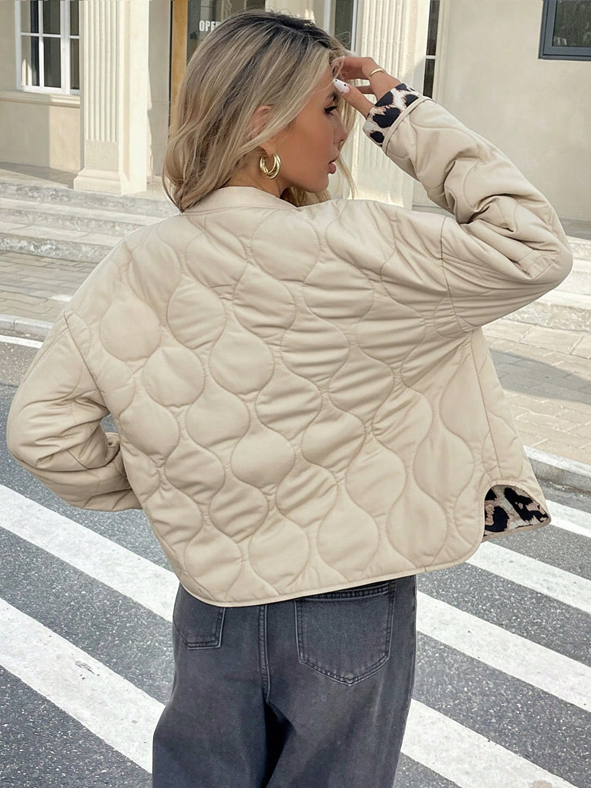 Chic Leopard Cuff Quilted Bomber Jacket Beige