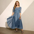 Timeless Elegance Lace Midi Dress | Special Occasion Grau